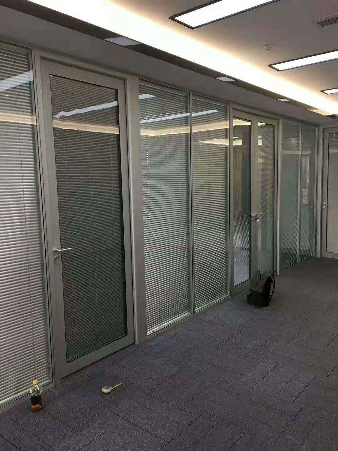 宁夏办公玻璃高隔墙 服务为先 兰州策祥装饰材料供应