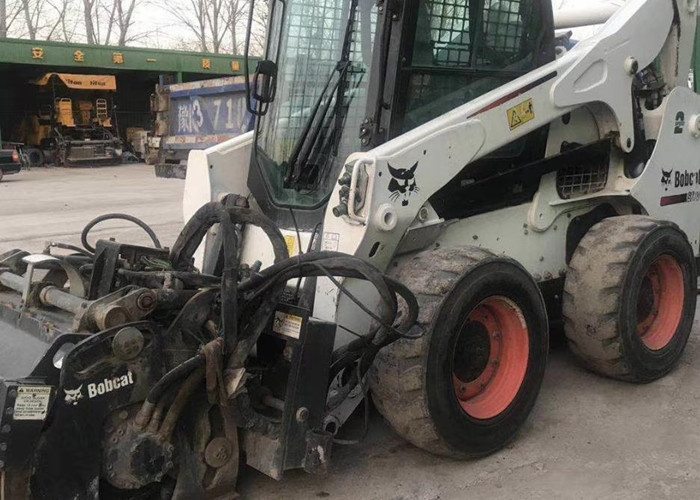 上街区助力山猫扫地车,山猫