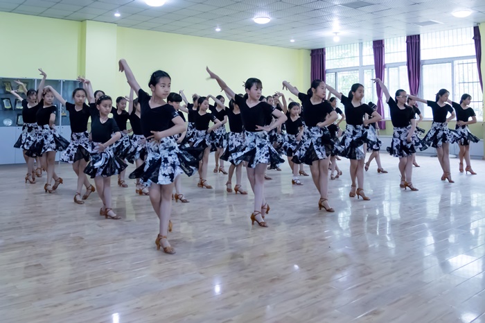 固镇男士民族舞比赛报名 欢迎来电 蚌埠市领航舞蹈供应