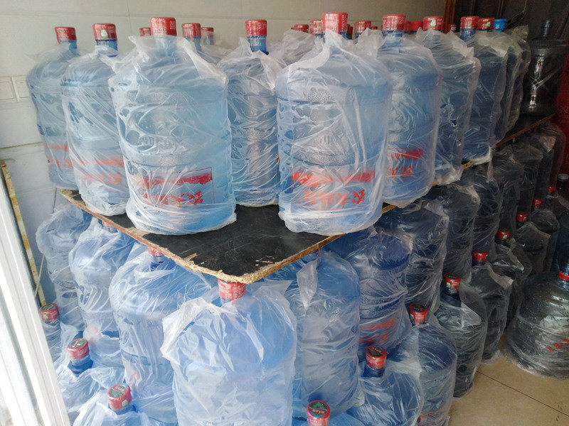 雁塔区纯净水在线咨询 欢迎来电 西安市高新区咕咚桶装水配送供应