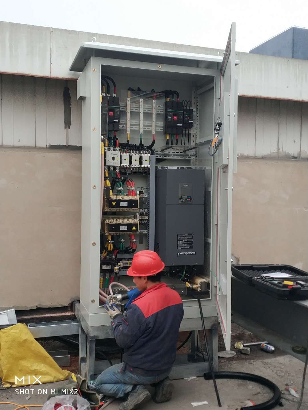 小型电缆铺设多少钱 来电咨询「上海伟启管道设备安装工程供应」