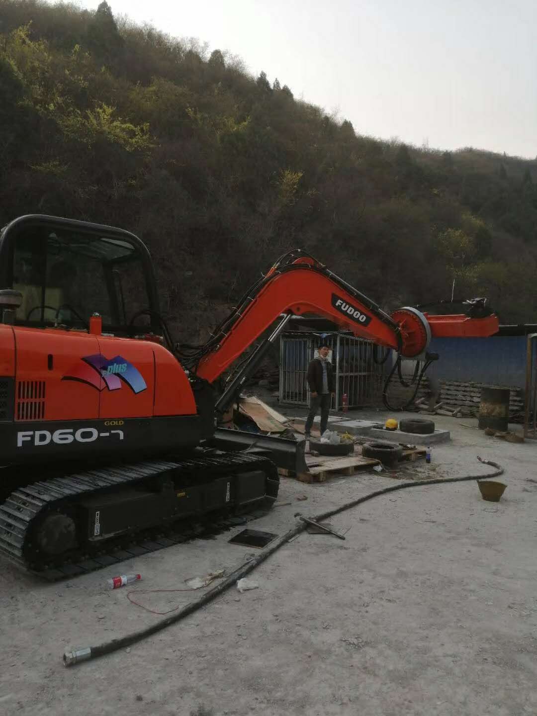 丽江挖机改钻机批发 客户至上 昆明悍之骏工程机械供应
