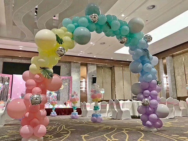 克州氢气气球价位 以客为尊 乌鲁木齐百川天和气球装饰艺术供应