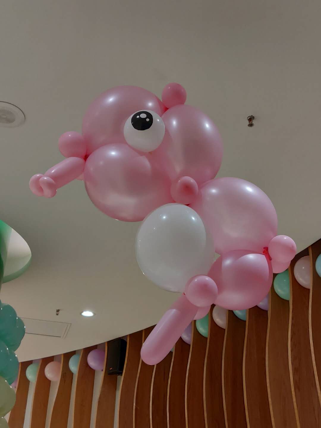 克州宝宝宴气球布置要多少钱 诚信为本 乌鲁木齐百川天和气球装饰艺术供应