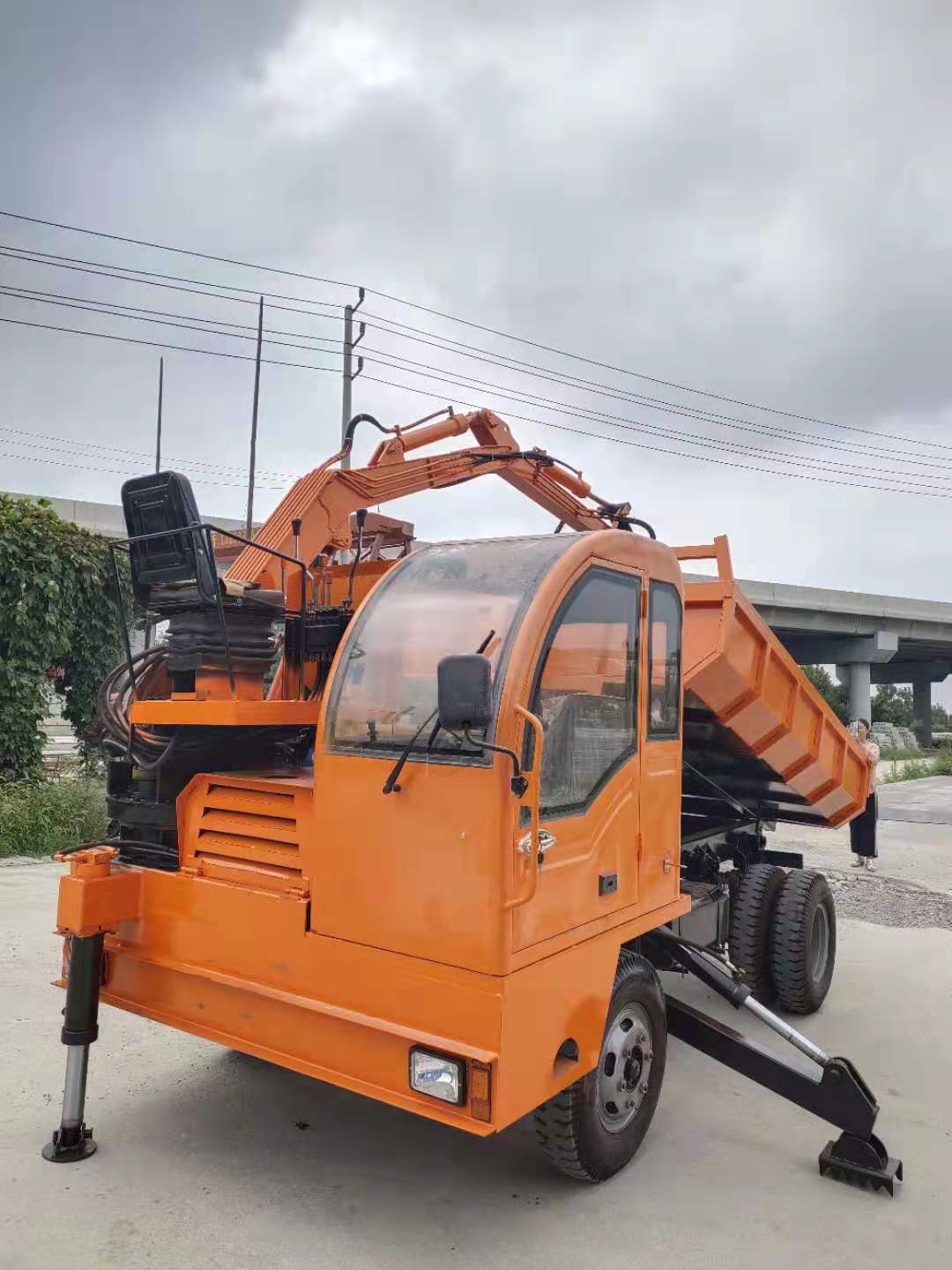 山西15吨运输车抓木机 创新服务 济宁市恒泰源工程机械供应