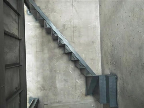 三門峽圓孤鋼構(gòu)廠房搭建