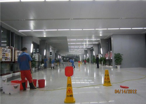 贵州**地面防滑液多少钱 贴心服务 上海安众达地面防滑工程技术供应