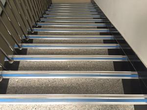 常州楼梯包角防滑条做法