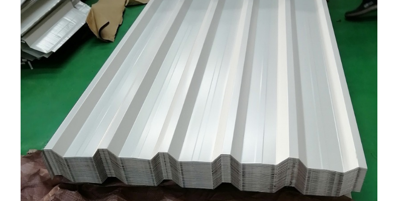 镀锌钢板是钢和锌复合形成的材料,它把两种材料的优点结合在一起,有钢