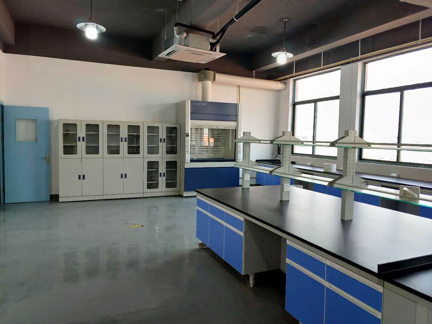 贵州化学实验台定做 欢迎咨询「上海汉闵实验室设备供应」