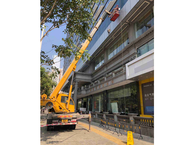 龙岗区正规玻璃幕墙 深圳市良辰幕墙装饰工程供应